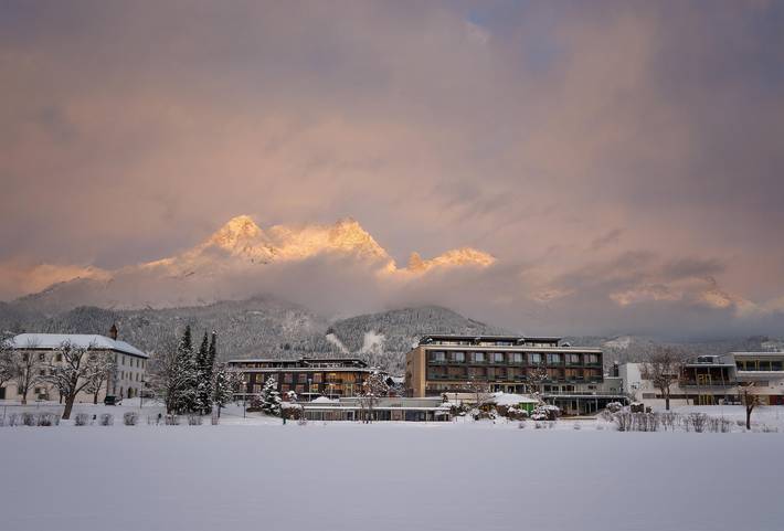 Hotel für 2 Personen, mit Pool und Seeblick sowie Garten und Sauna in Saalfelden am Steinernen Meer