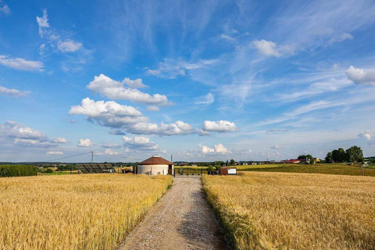 Jurtowe Wzgórze Glamping in Seenplatte von Ilawa