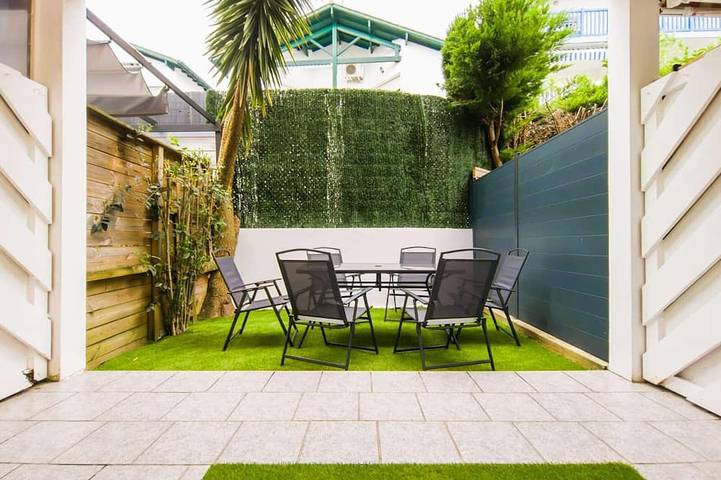 Appartement de vacances pour 4 personnes, avec piscine et terrasse