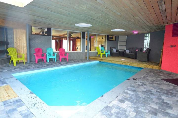 Maison de vacances pour 19 personnes, avec piscine et sauna ainsi que terrasse et jacuzzi