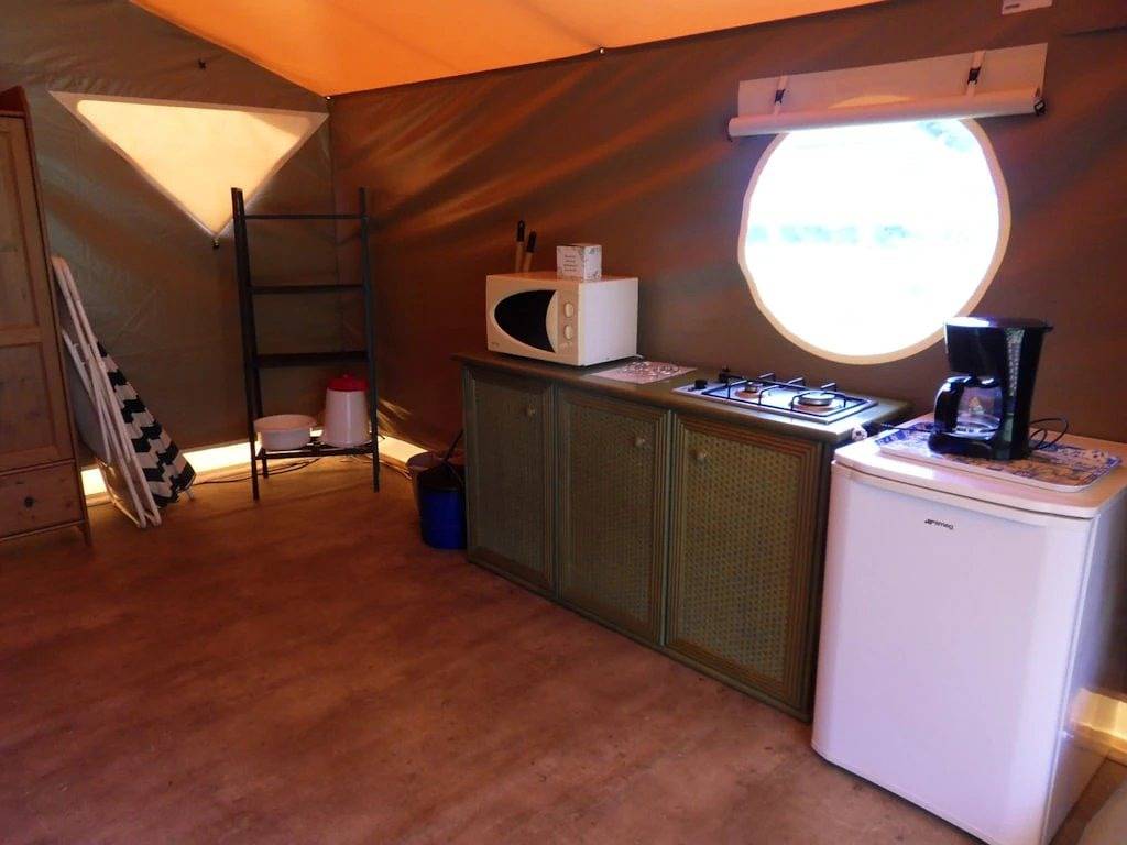 Zecamping 3 étoiles piscine dog friendly bien-être locatif 16m2 6 pers in Urt, Région de Bayonne