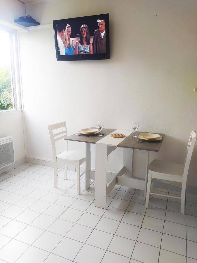 Appartement entier, Studio Calme et frais 3pers 2 couchages au Coeur de Villefranche proche Lyon in Villefranche-sur-Saône, Beaujolais