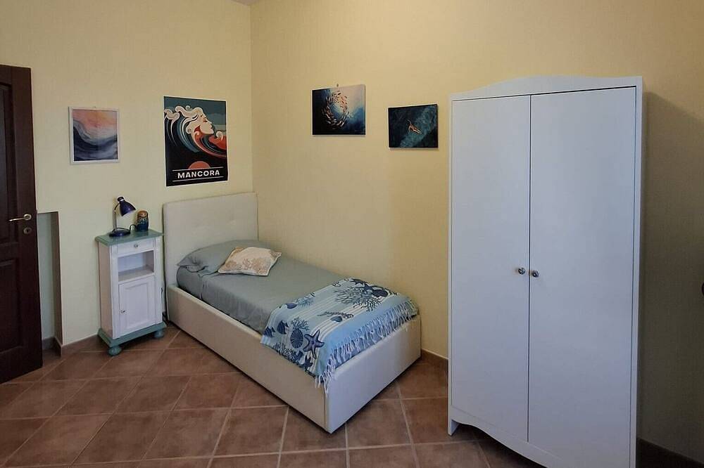 Gorgeous beachfront villa, 1 hour away from Rome, parking spaces included. in Anzio, Rom Provinz