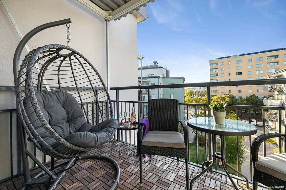 Ganze Wohnung, Stylish Sätra Apartment with Balcony Near Metro in Schwedische Ostsee