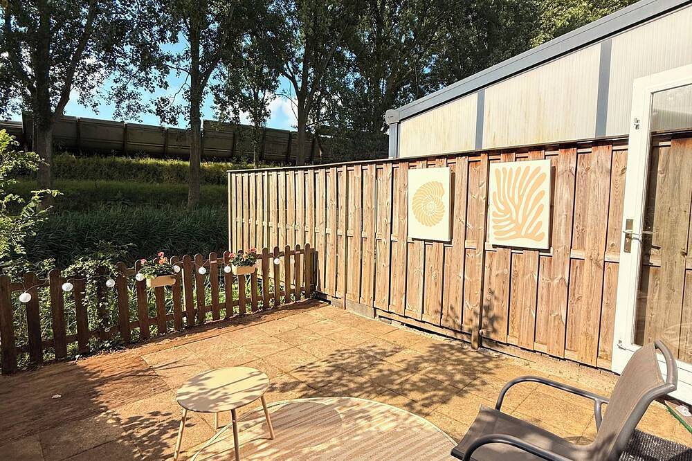 Ganze Wohnung, Private Studio I Waterfront garden I 20 min to Centre in Amsterdam-Nord, Holländische Küste