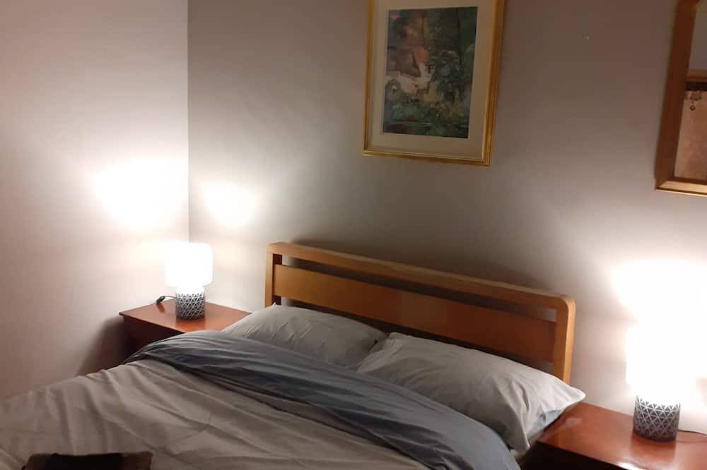 Characterful Cottage near the Beach, Shops & Pier in Weston-Super-Mare, North Somerset