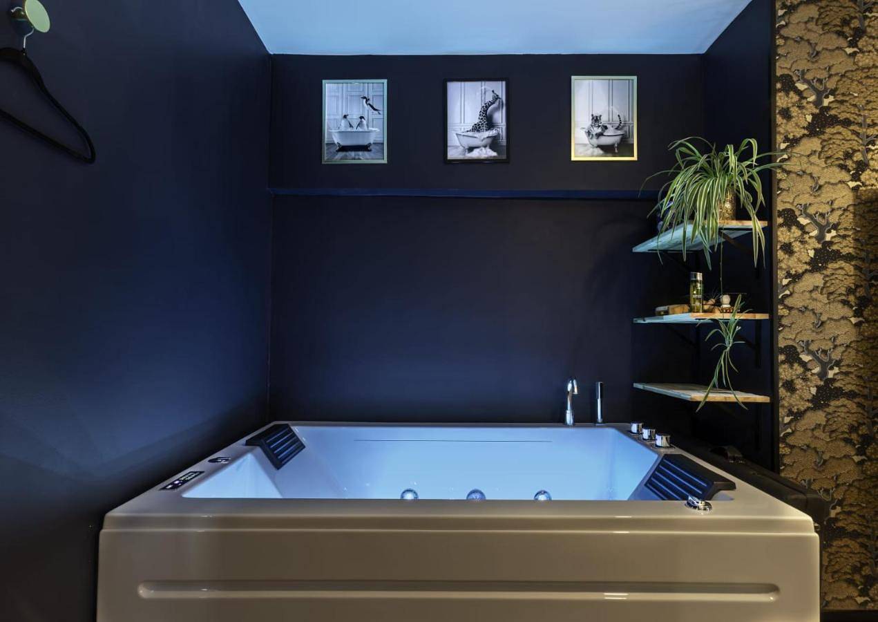 Loveroom Troarn - La Discrète in Saint-Martin-des-Marais, Région de Caen