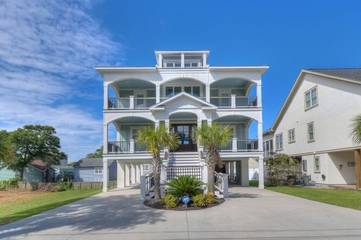 Vacation House for 16 Guests in Windy Hill Beach, North Myrtle Beach, Picture 1