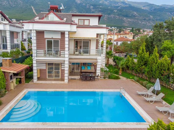 Premium-Villa mit 4 Schlafzimmern in Ölüdeniz in Fethiye, Türkische Ägäis