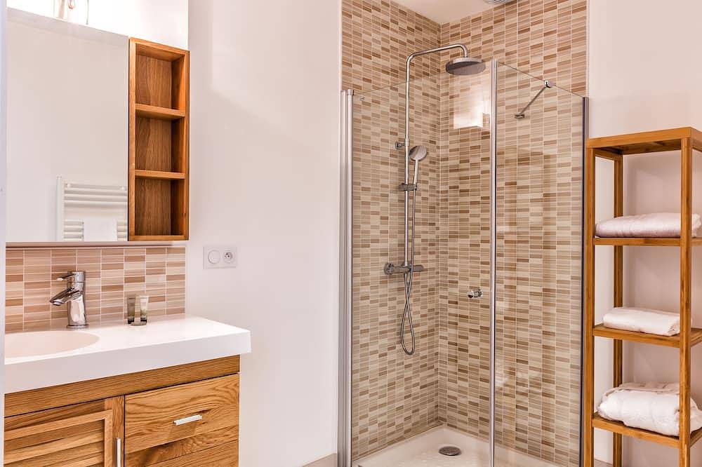 Entire apartment, Spacious and comfortable studio with private terrace in Rezé, Nantes region