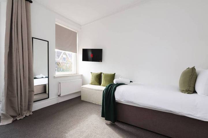 Spacious 6-Bed Home for Work Crews & Groups in Swansea, Región de Swansea