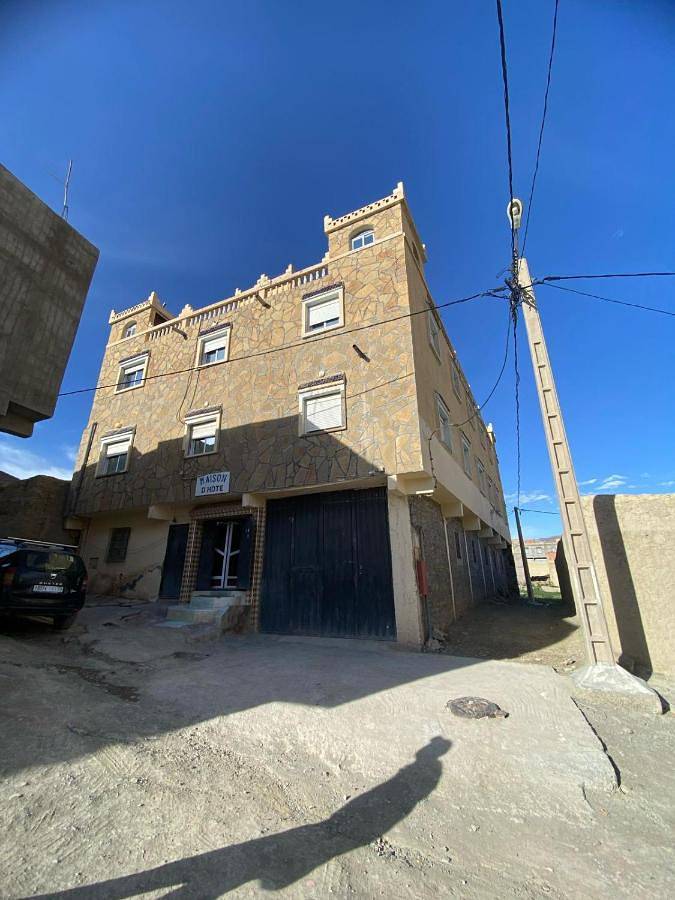 Maison d’hôte pour 3 personnes, avec jacuzzi et terrasse ainsi que jardin et sauna