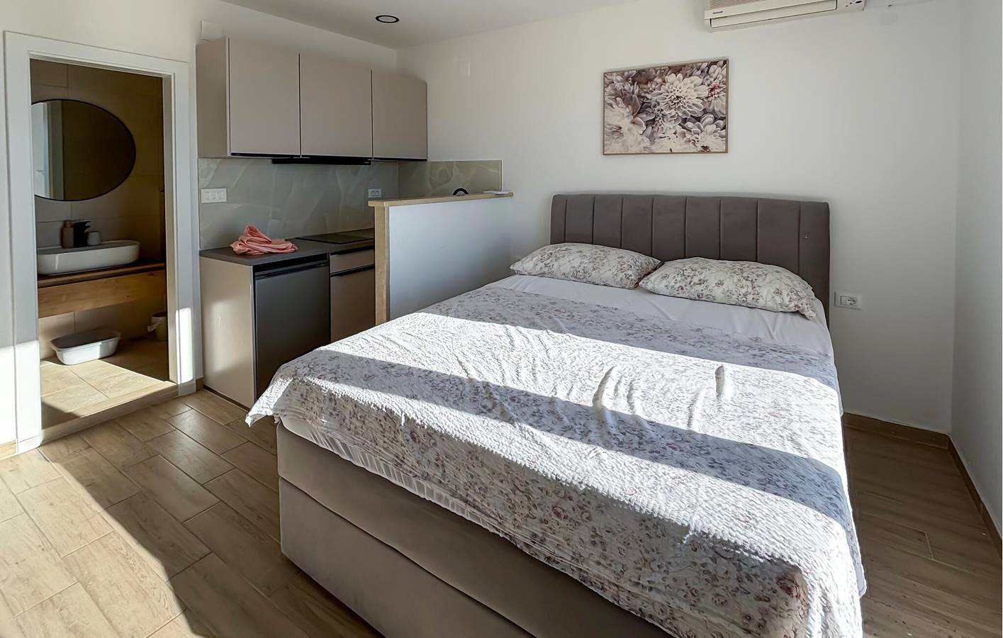 Ganze Ferienwohnung, Gemütliche Ferienwohnung in der Nähe des FKK-Strandes Nugal mit Terrasse und WLAN in Tucepi, Makarska Riviera