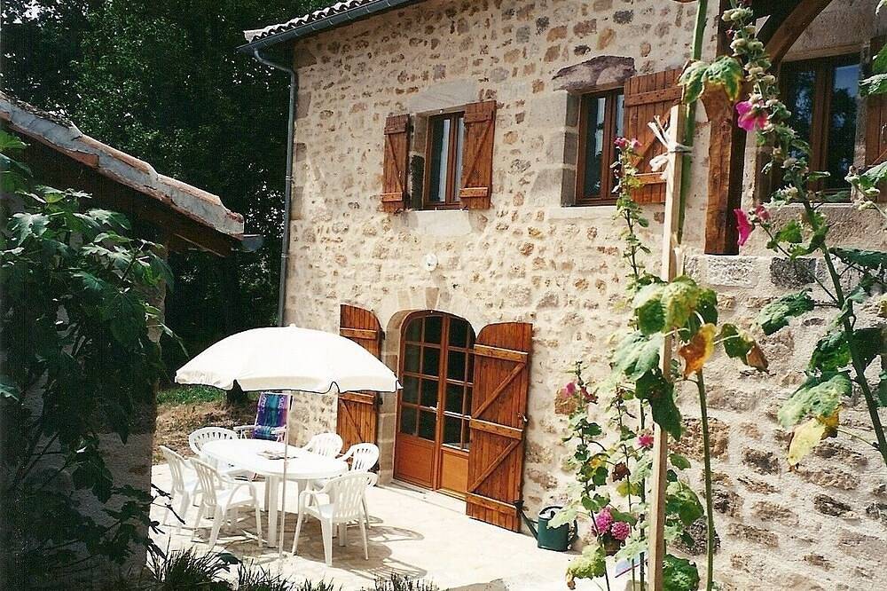 In Figeac the charm of the countryside, the proximity of the city in Figeac, Massif Central
