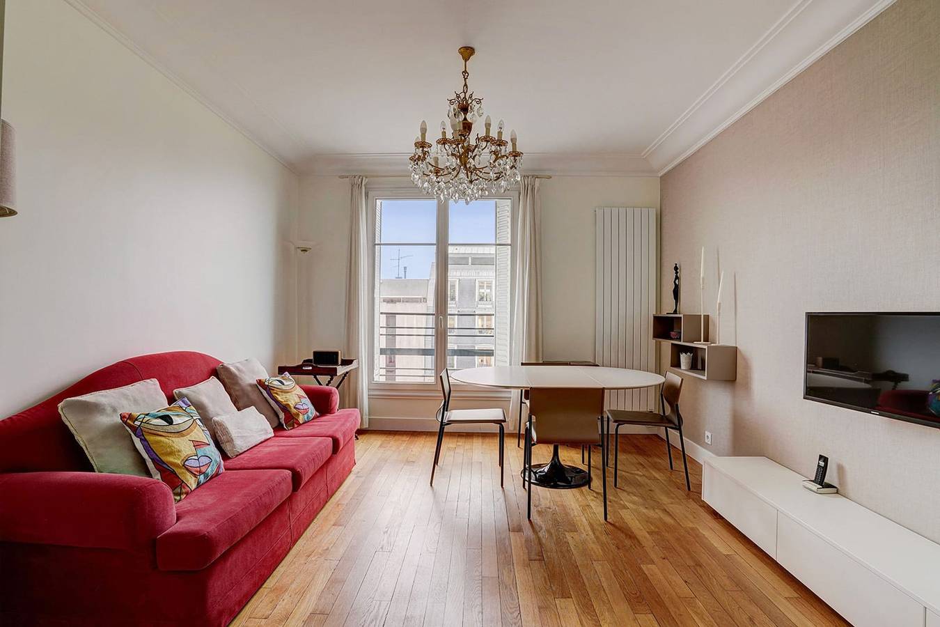 Appartamento intero, Bright Etoile    Bright 2 bed close to Eiffel Tower Arc the Triomphe et Champs Elysees in Torre Eiffel, Parigi