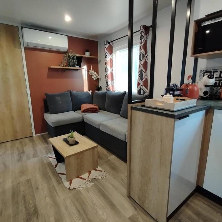 Location de vacances pour 6 personnes, avec Terrasse et Jardin ainsi que Bassin pour enfant et Piscine à Nibelle