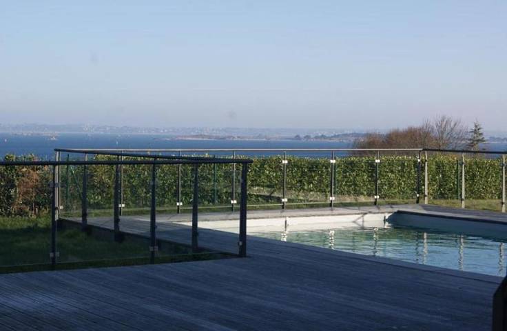 Location de vacances pour 4 personnes, avec jardin ainsi que piscine et vue dans Plage De Kersaliou - 2