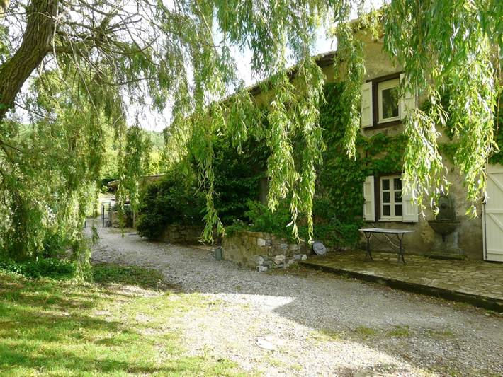 Gîte pour 2 personnes, avec piscine et jardin à Labécède-Lauragais
