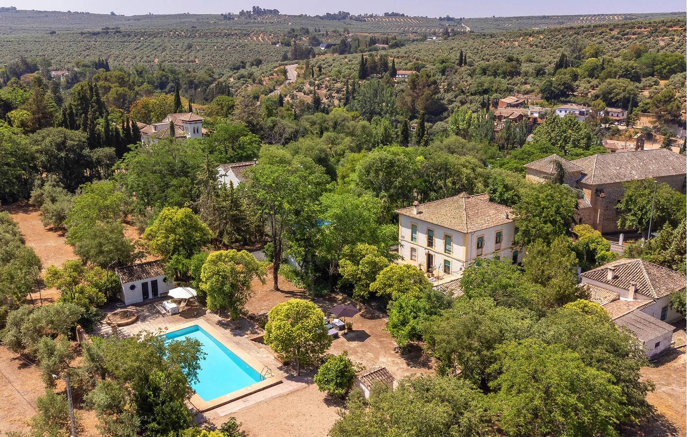 Rus Retreat con piscina, WiFi y aparcamiento - A 2 km del centro de la ciudad in Baeza, Provincia de Jaén