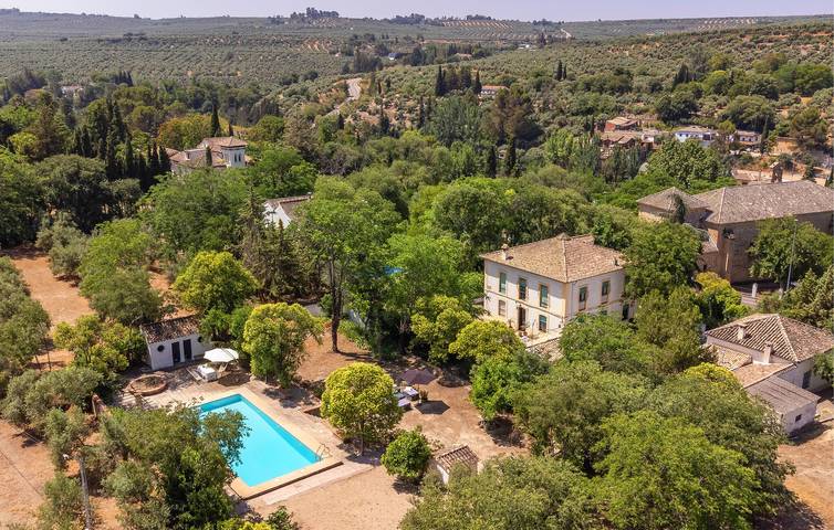 Rus Retreat avec piscine, WiFi et parking - 2km du centre ville in Baeza, Province de Jaén