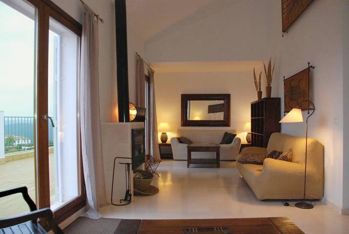 Apartamento para 5 personas, con Balcón y Terraza además de Piscina y Vistas al lago en Zufre