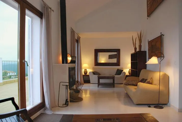 Casa de vacaciones para 5 personas, con vistas al lago y terraza además de piscina y vistas - 1