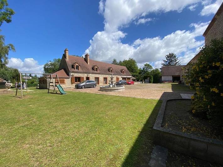 Location de vacances pour 28 personnes, avec Terrasse et Vue à Authon-du-Perche