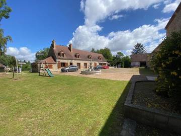 Cottage pour 28 personnes, avec terrasse et vue, animaux acceptés à Authon-du-Perche
