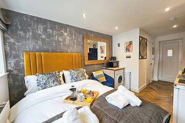 Apartment for 2 People in Cheltenham, The Cotswolds, Photo 1