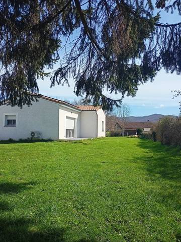 Gîte pour 4 personnes, avec terrasse et jardin à Crampagna