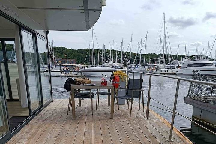 Hausboot für 2 Personen, mit Terrasse an der Ostsee - 3