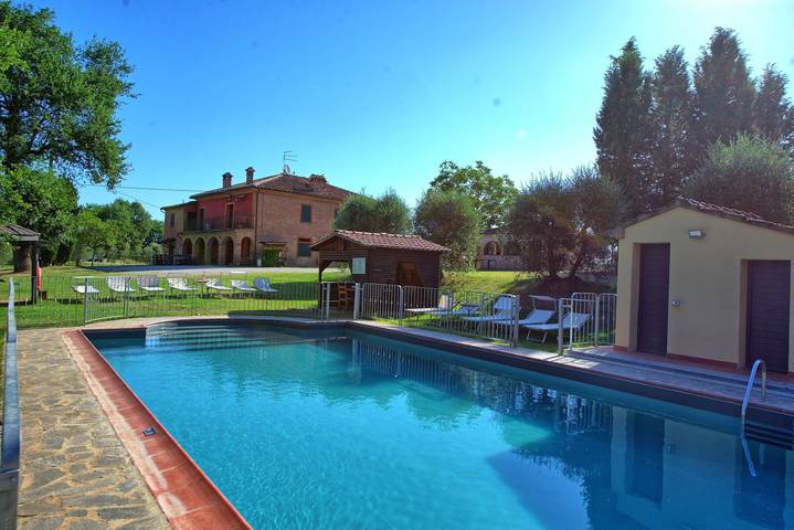 Ferienhaus für 16 Personen, mit Pool