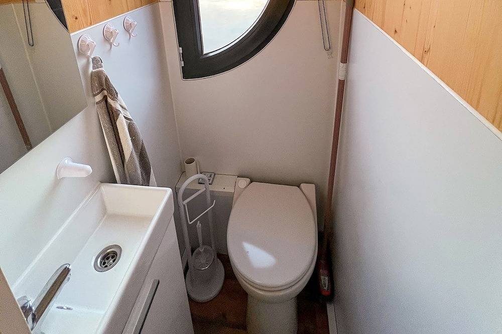 Hausboot Jawe auf der Kleinseenplatte - Hausboot Jawe in Canow, Wustrow (Mecklenburgische Seenplatte)