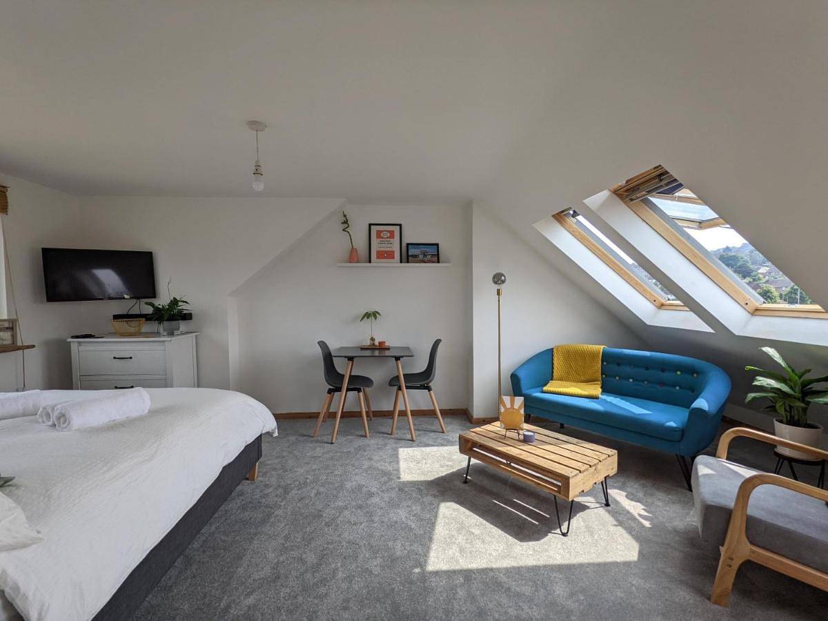 Double Room with Private Bathroom in Brighton, Sussex