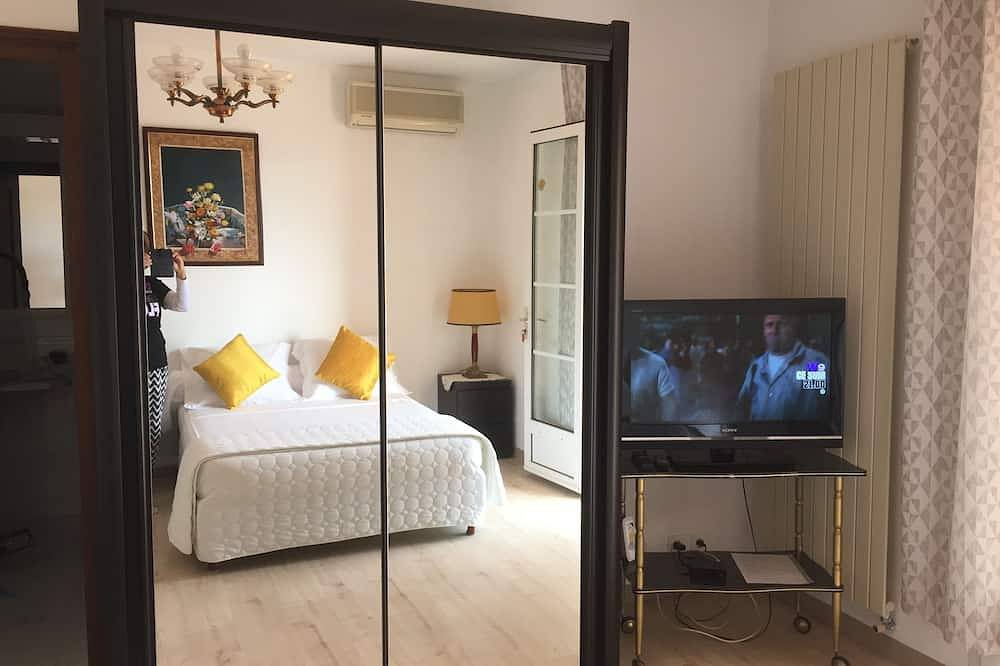 Appartement entier, Chambre 3 Personnes 5mn des plages, Piscine. in Prunelli-di-Fiumorbo, Parc naturel régional de Corse
