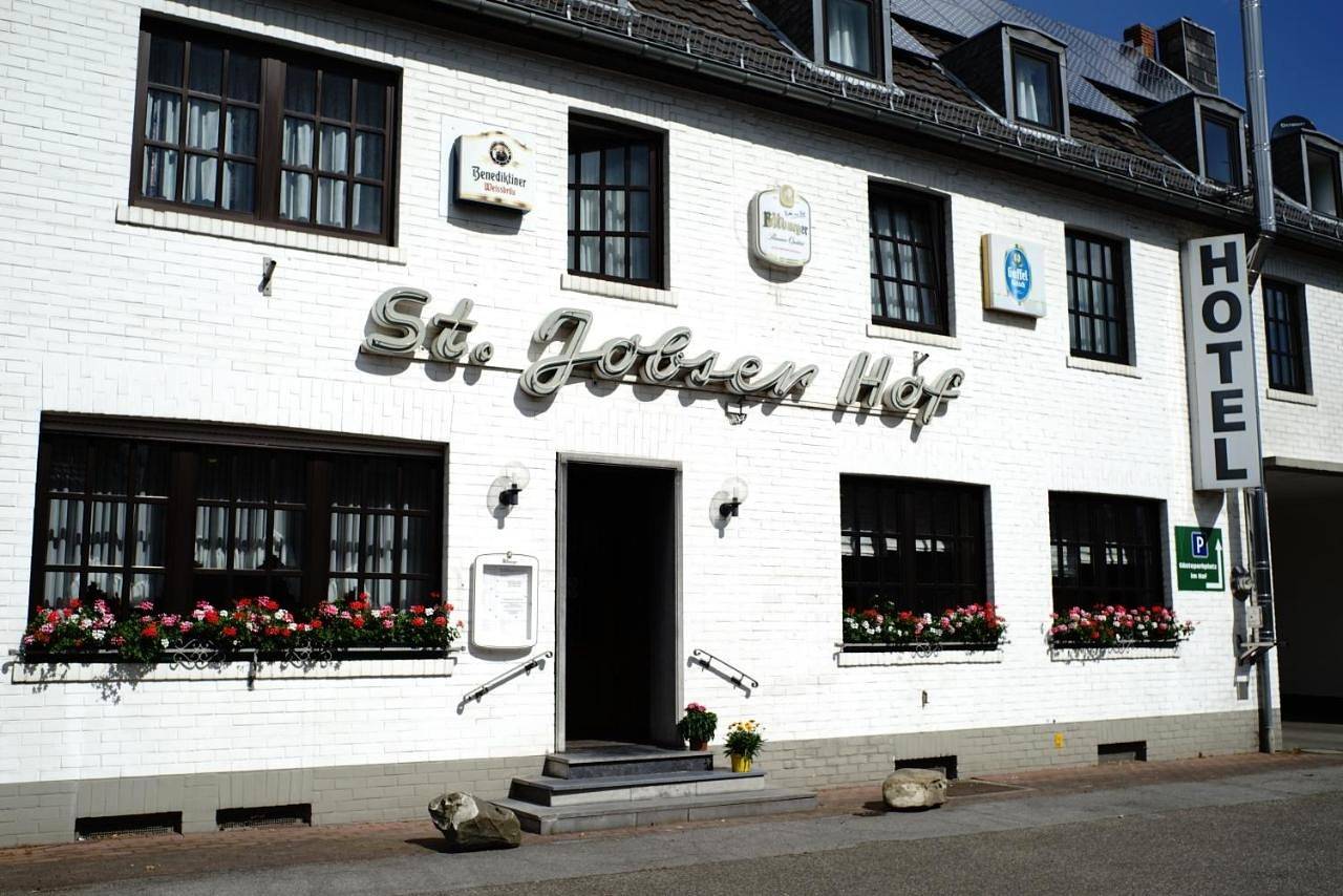 Single Room with Shared Bathroom in Würselen, Rheinland