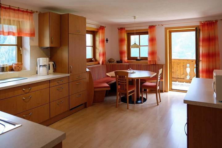 Ferienhaus für 7 Personen, mit Balkon und Garten sowie Ausblick
