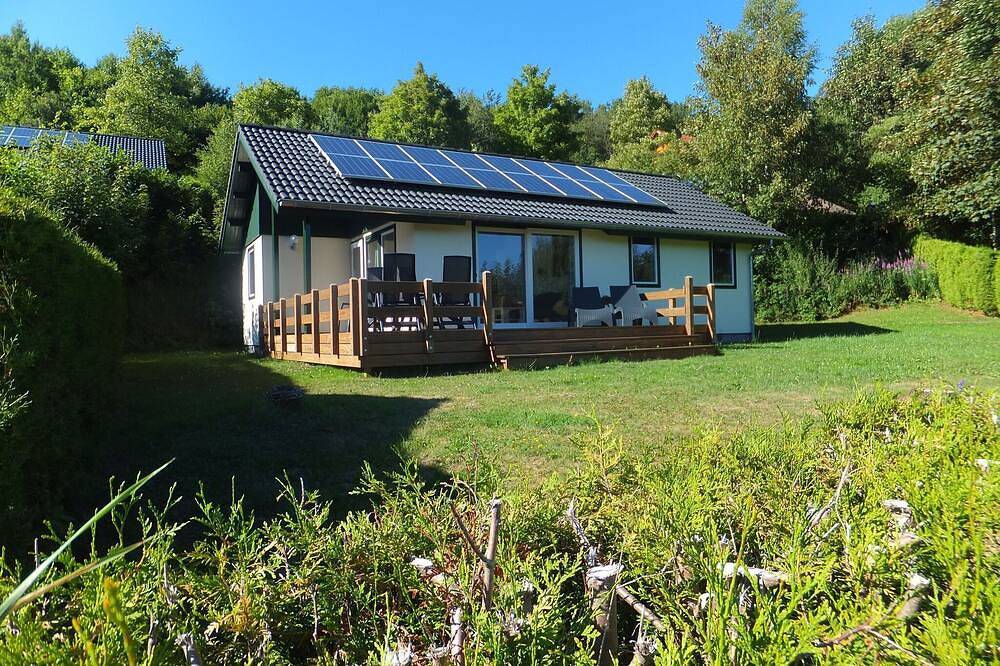 Bungalow aan het stuwmeer in de Eifel in Kronenburg, Dahlem