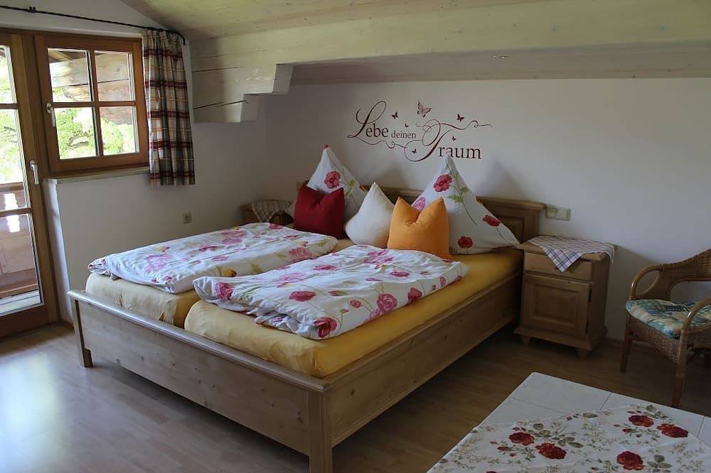 Ganze Wohnung, Ferienwohnung 2-4 Personen 60 qm, Wohnzimmer, Küche, 2 Schlafzimmer in Marquartstein, Bayerische Alpen