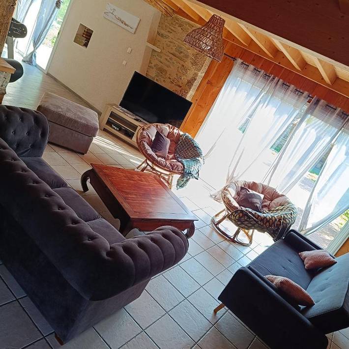 Location de vacances pour 9 personnes, avec piscine ainsi que jardin et vue à Thorigny - 4