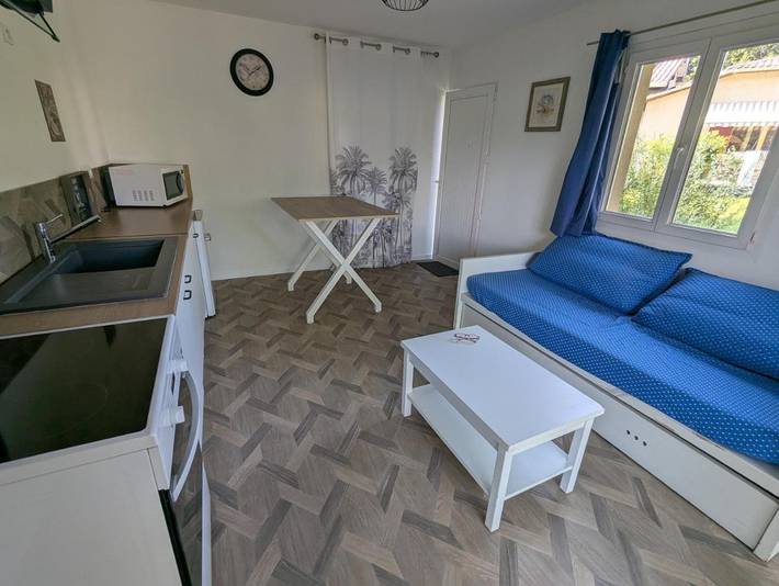 Gîte pour 4 personnes, avec jardin à Mios - 2