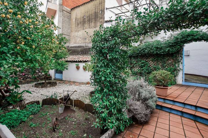 Appartamento per 2 persone, con Giardino a Oliena
