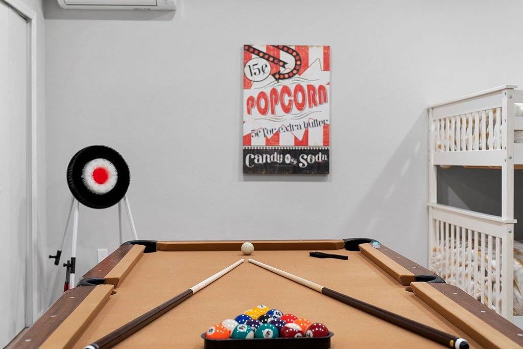 Incredible Heated Pool/Hottub! Gameroom-Movieroom! in Pflugerville, Travis County