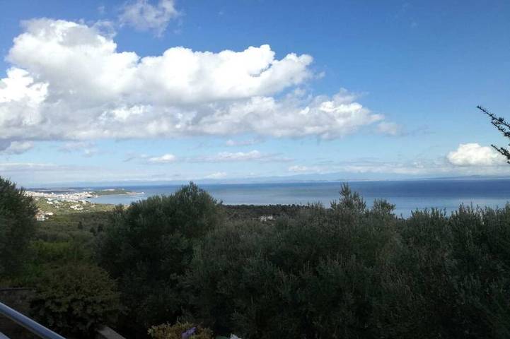 Villa for 7 people, with balcony in Lesbos