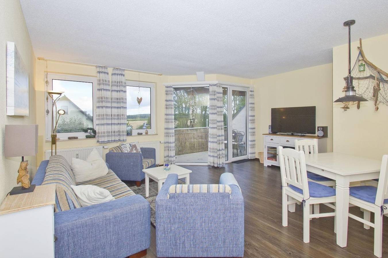 Ganze Wohnung, Strandnahe 2-Raum-Ferienwohnung mit Balkon - Strandhaus Mönchgut Fewo 10 in Lobbe, Mönchgut