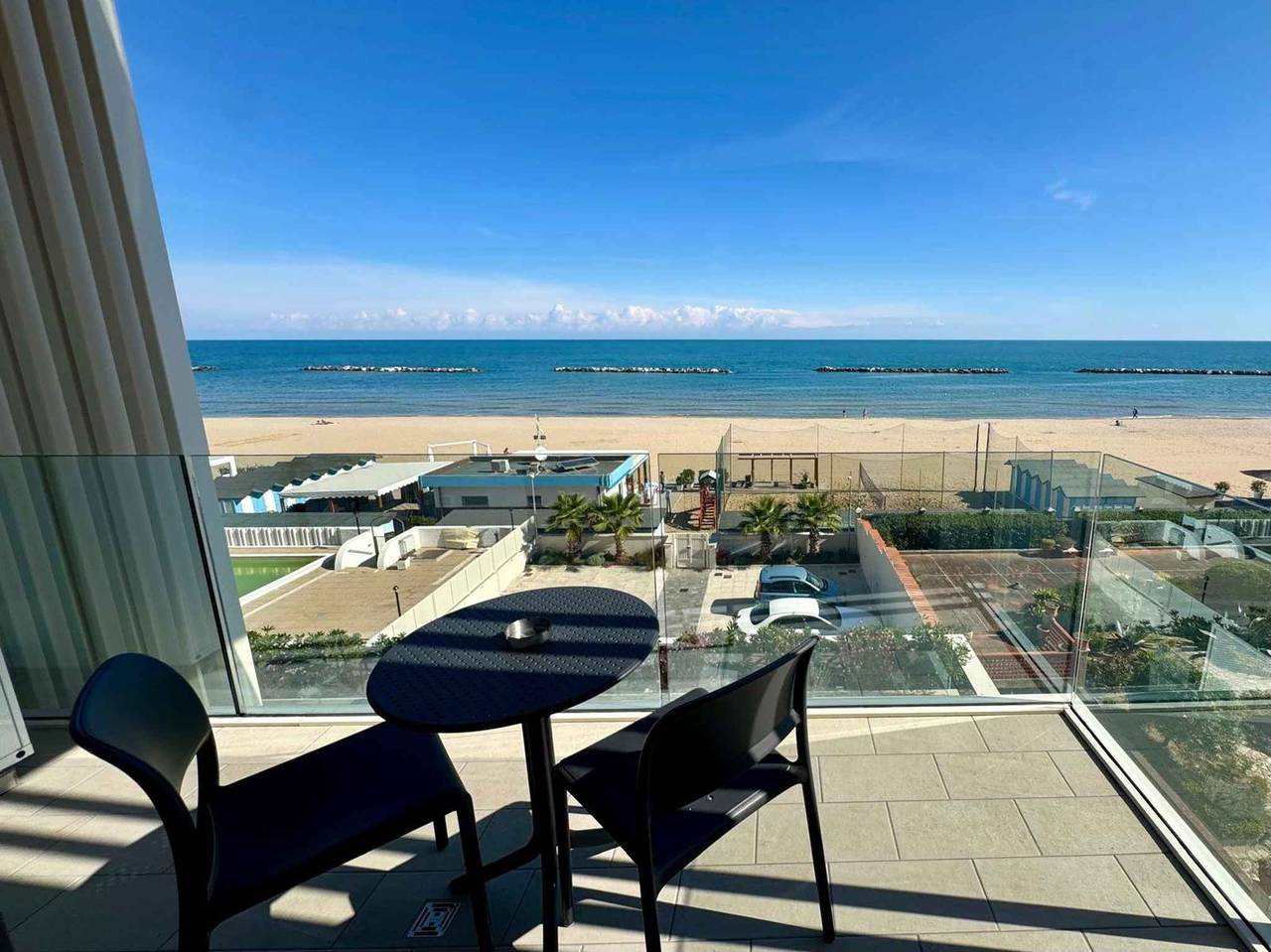 Ganze Ferienwohnung, Ferienwohnung mit Klimaanlage, Internet und Balkon mit Meerblick  in Pesaro, Valle del Metauro