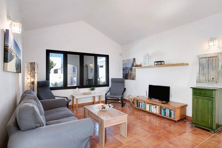 Ferienhaus "El Charco Azul" mit Pool, Terrasse & Wlan in Charco del Palo, Haría