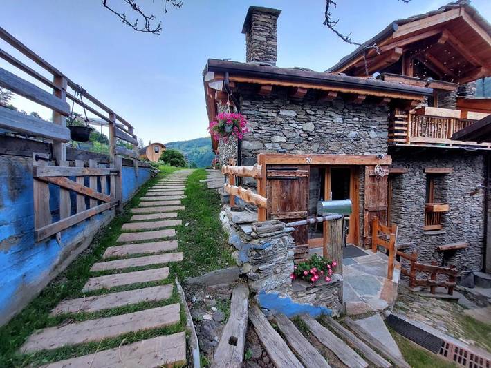 Chambre d’hôte pour 2 personnes, avec Balcon et Terrasse ainsi que Jardin et Sauna