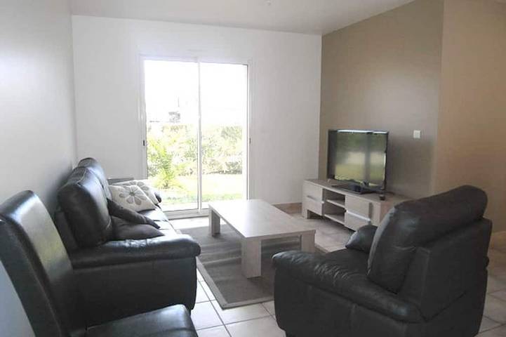 Charming Villa with Pool, AC Rooms, and Private Garden in Argelès-sur-Mer in La Côte Vermeille, Argelès-sur-Mer