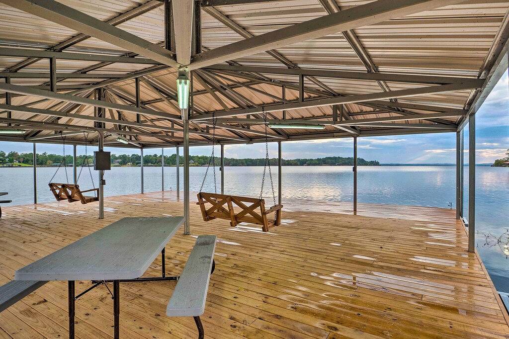 'Cypress Point' Spacious Home: Pier & Boat Launch! in Toledo Bend Reservoir
